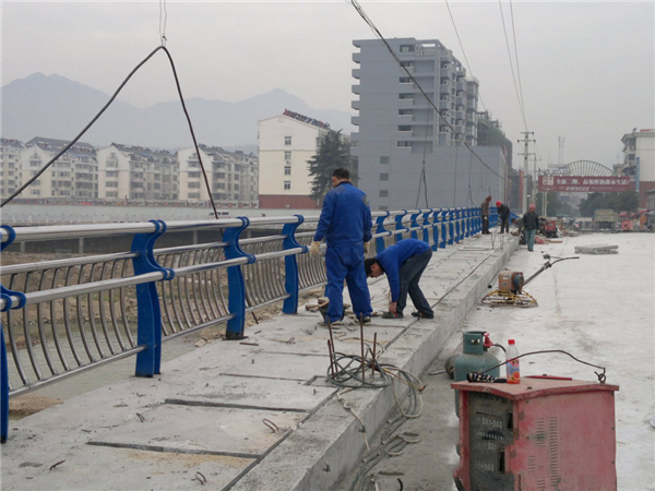 平顶山不锈钢复合管护栏常见问题及解决方案